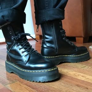 Doc Marten Jadons.